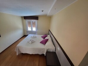 公寓, 3 间卧室, 双浴室 | 3 多间卧室、客房内保险箱、遮光窗帘、免费 WiFi