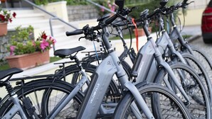 A row of bicycles parked in a row. - Casa Alkea (Brenzone sul Garda)