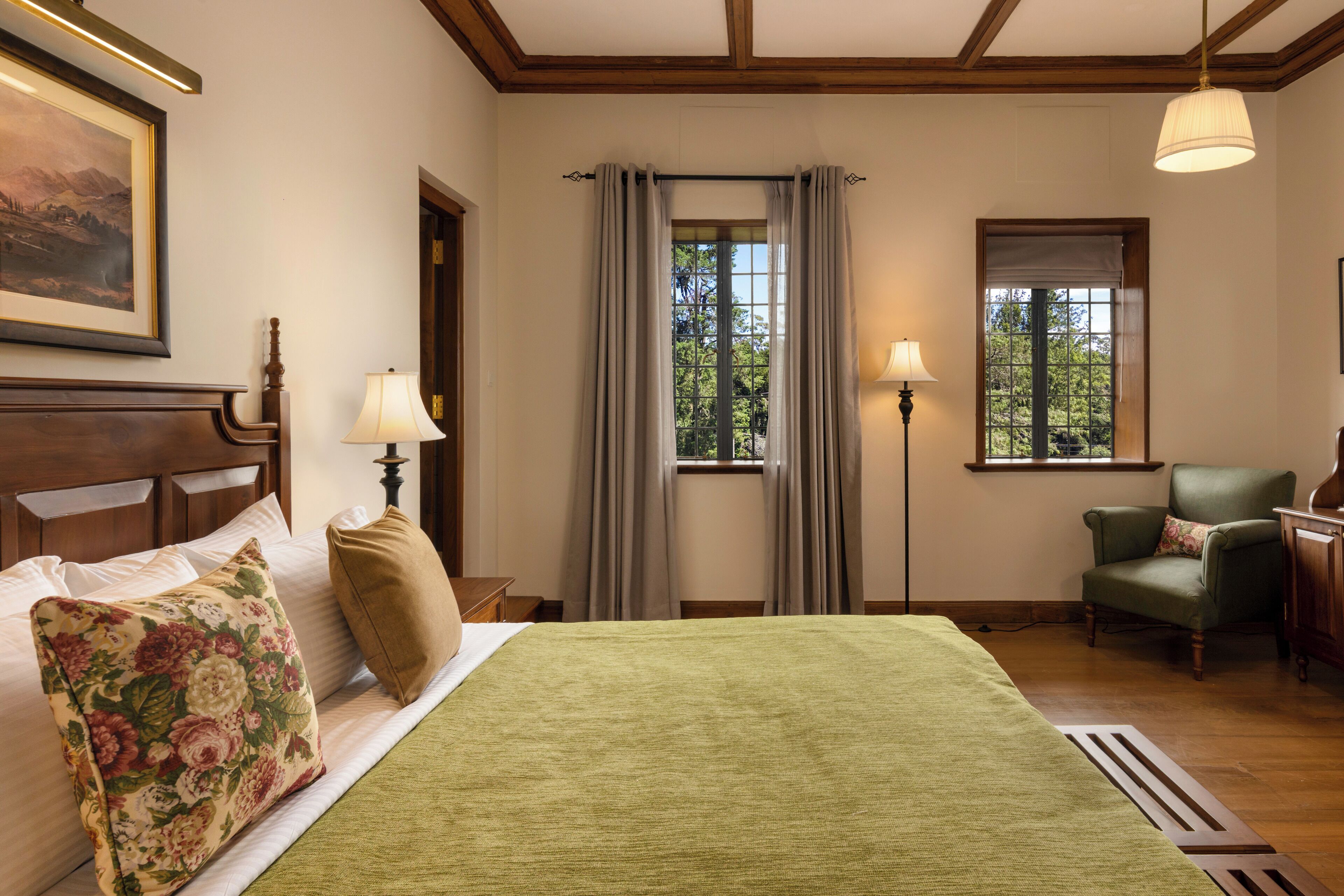 Dobbelt- eller tomannsrom – deluxe, 1 soverom, ikke-røyk, hageutsikt | Sengetøy av topp kvalitet, minibar, safe på rommet og skrivebord