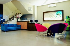 Lobby sitting area - Pose In Hotel Yogyakarta (Yogyakarta)