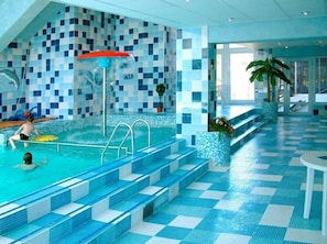 Indoor pool, open 10:00 AM to 8:00 PM, pool loungers - Hotel Fit & Fun (Harrachov)