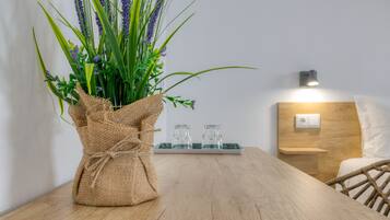 Habitación superior con 2 camas individuales | Ropa de cama de alta calidad, edredón y camas con efecto memoria