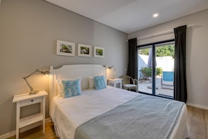Double Room | Premium bedding, down duvets, memory-foam beds, individually decorated - Casa da Lagoa (Mira)