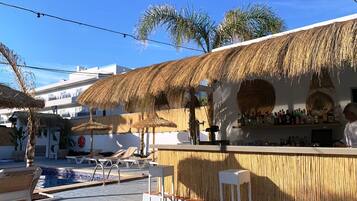 Poolbar