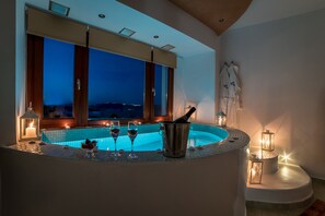 Honeymoon Suite (with Indoor Hot Tub and Caldera View) | Minibar, in-room safe, soundproofing, free WiFi - William's Houses (Santorini)