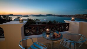 Studio (with Caldera View) | Balcony - William's Houses (Santorini)