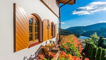 Superior Suite, Balcony, Lake View | Lake view