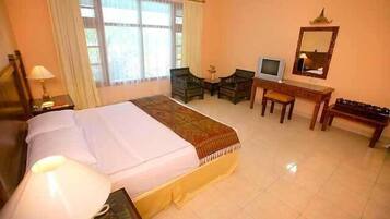 Premium bedding, in-room safe, individually decorated, desk