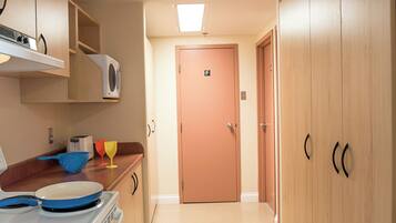 Apartment, 4 Schlafzimmer, eigenes Bad | Eigene Küche