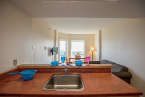 Apartment, 4 Bedrooms, Private Bathroom | Private kitchen - Mount Saint Vincent University Residence - Hostel (Halifax)