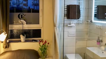 Compact Room | 1 bedroom, premium bedding, minibar, desk