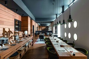 Buffet déjeuner (35 EUR par personne)