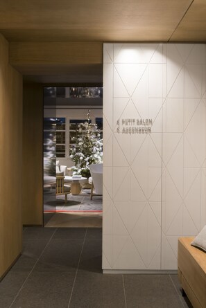 Interior entrance - White 1921 Courchevel (Courchevel)