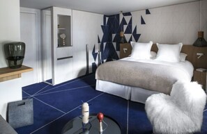 Familienzimmer, Terrasse | Hochwertige Bettwaren, Minibar, Zimmersafe, Schreibtisch