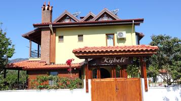 Entrada de la propiedad