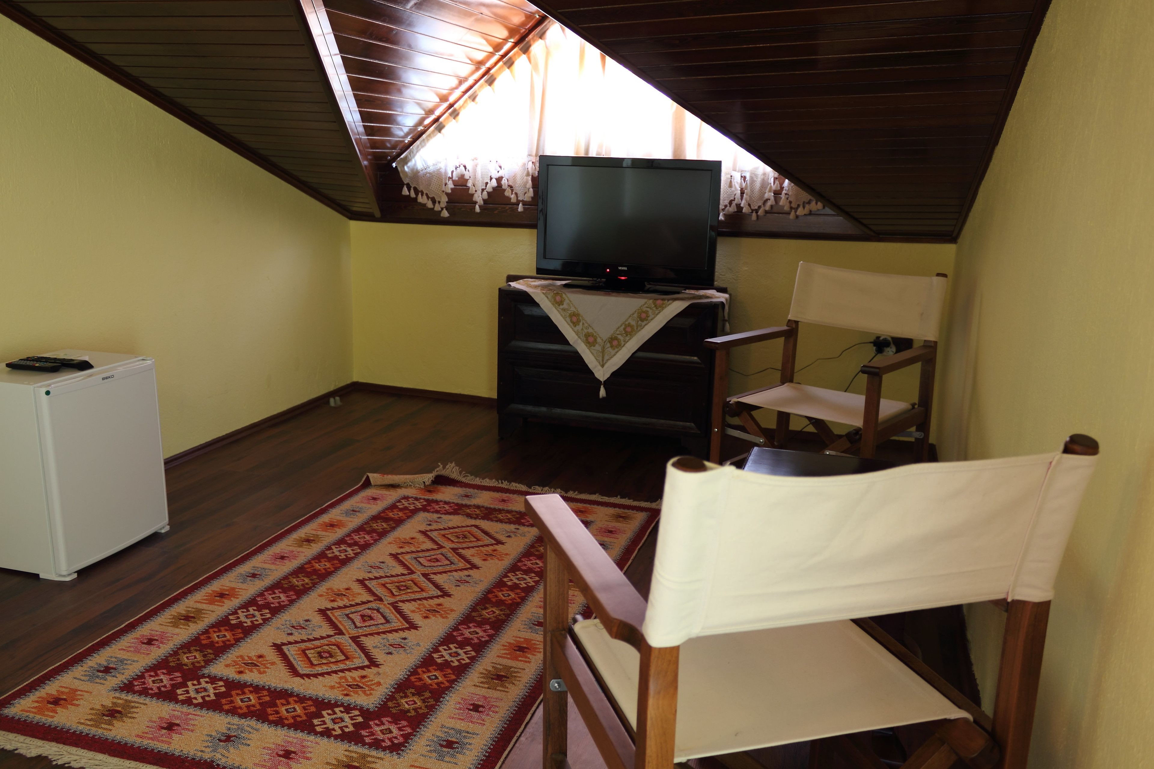 family room | living area | led tv