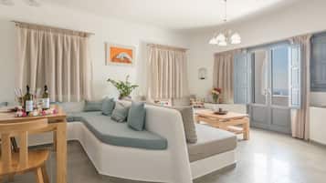 Ferienhaus, Whirlpool | Wohnbereich | 32-Zoll-Flachbildfernseher mit Satellitenempfang, Plasmafernseher