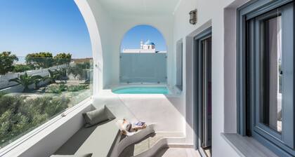 Aspronisi Luxury Villa