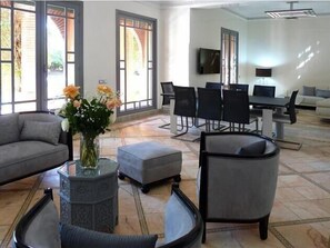 Flat-screen TV, fireplace