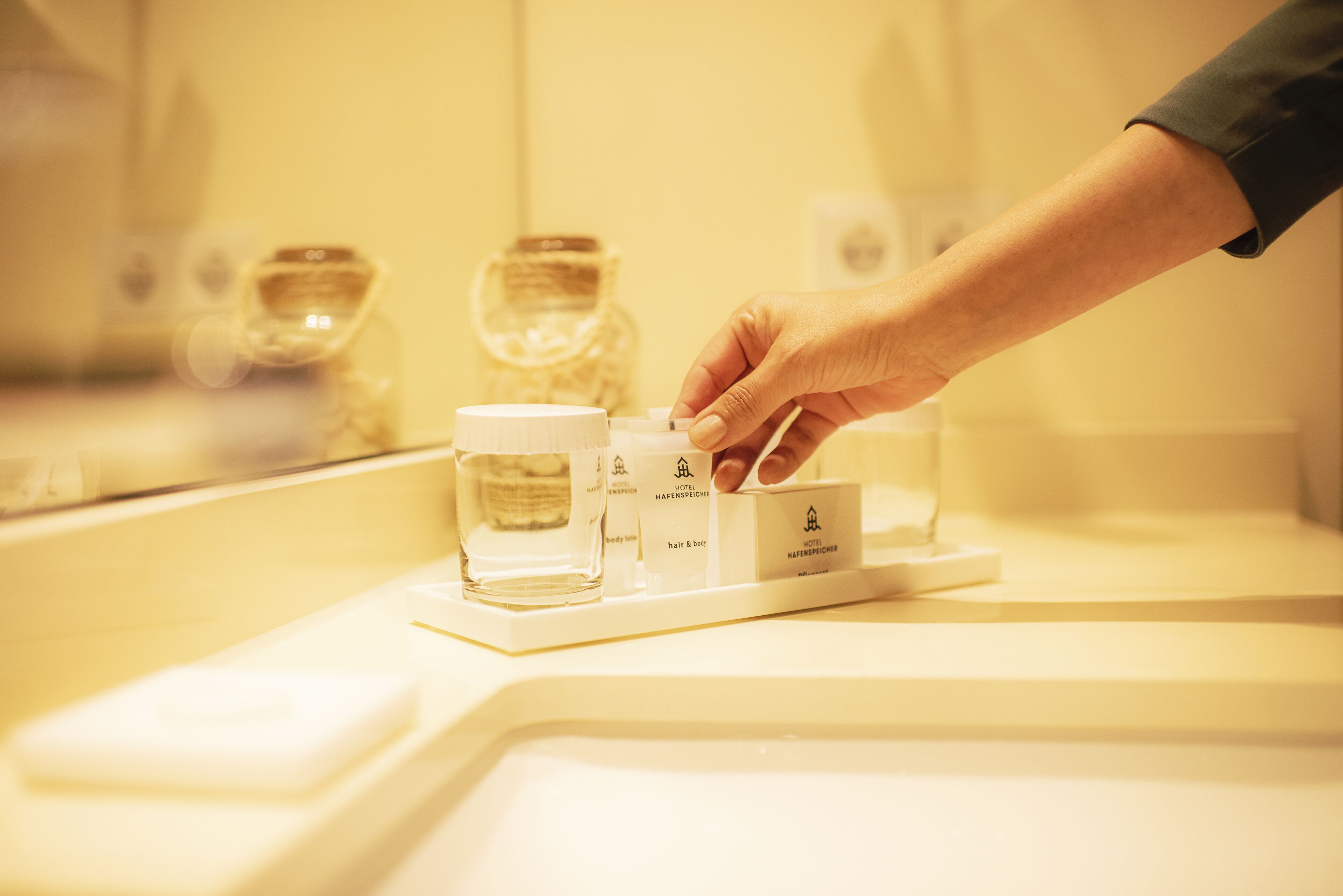 shower, rainfall showerhead, free toiletries, hair dryer