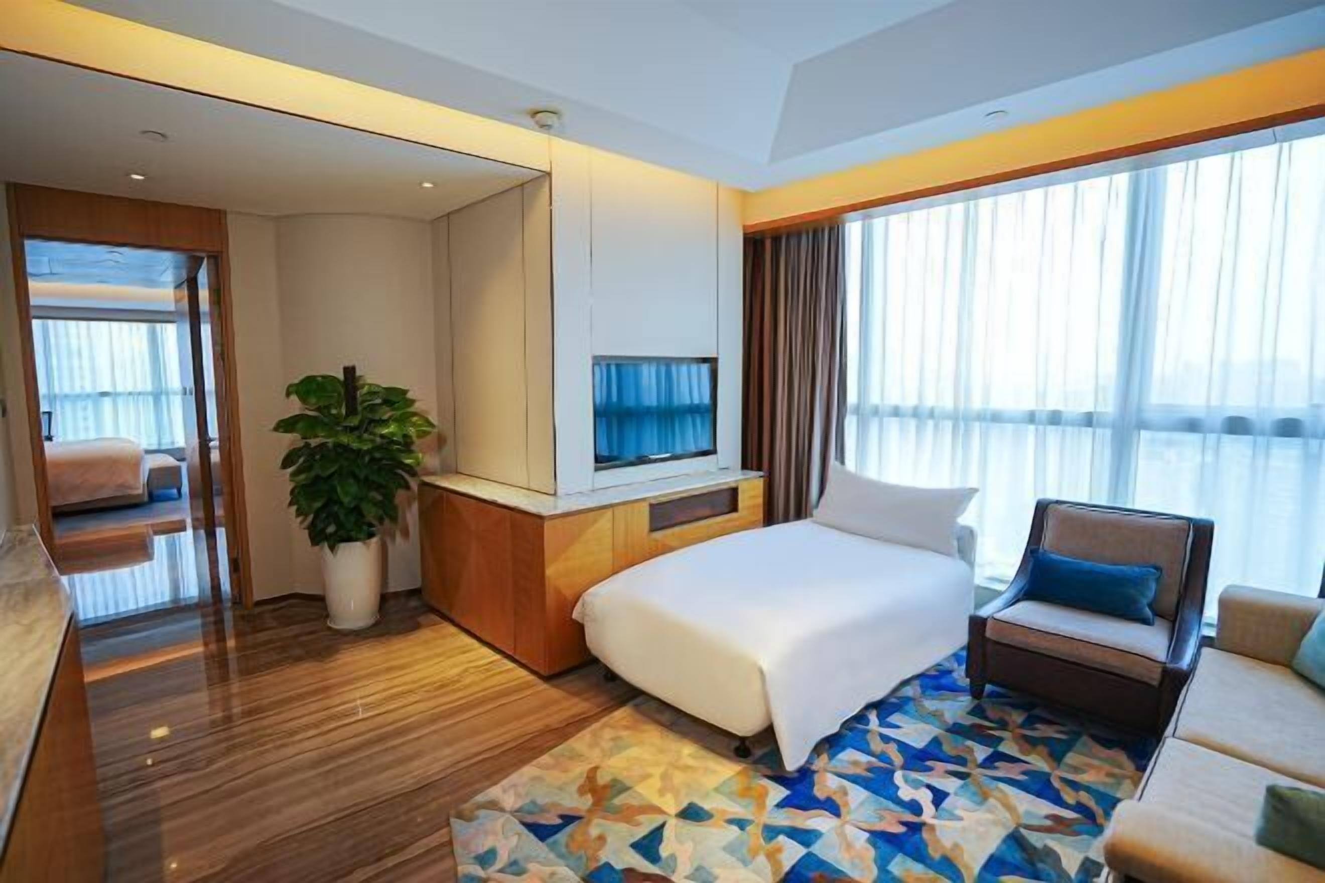 Allergitestet sengetøy, minibar, safe på rommet og skrivebord