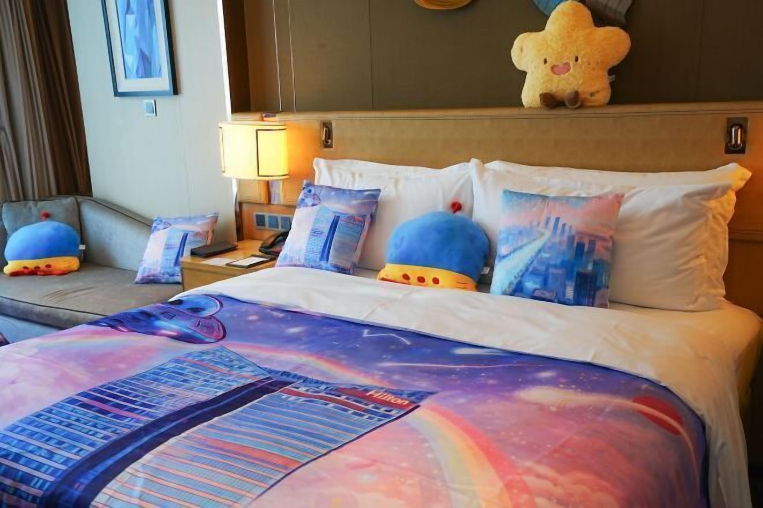 Ropa de cama hipoalergénica y minibar 