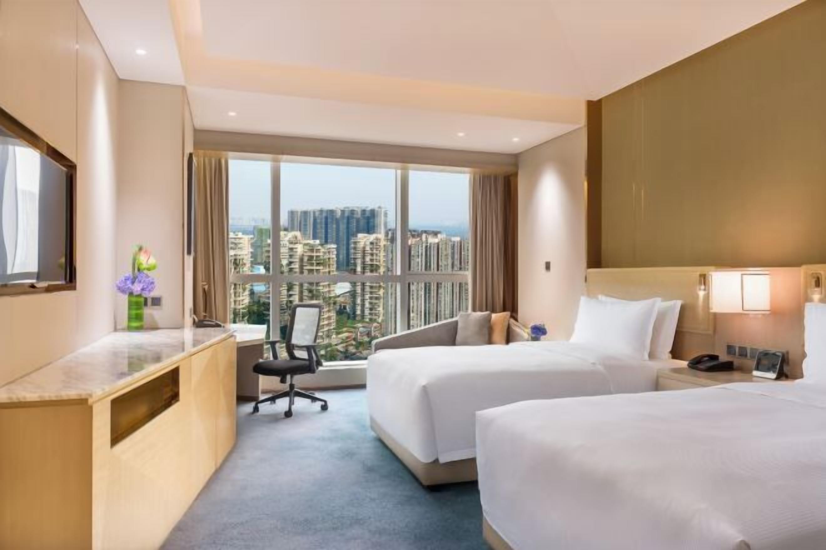 Allergitestet sengetøy, minibar, safe på rommet og skrivebord