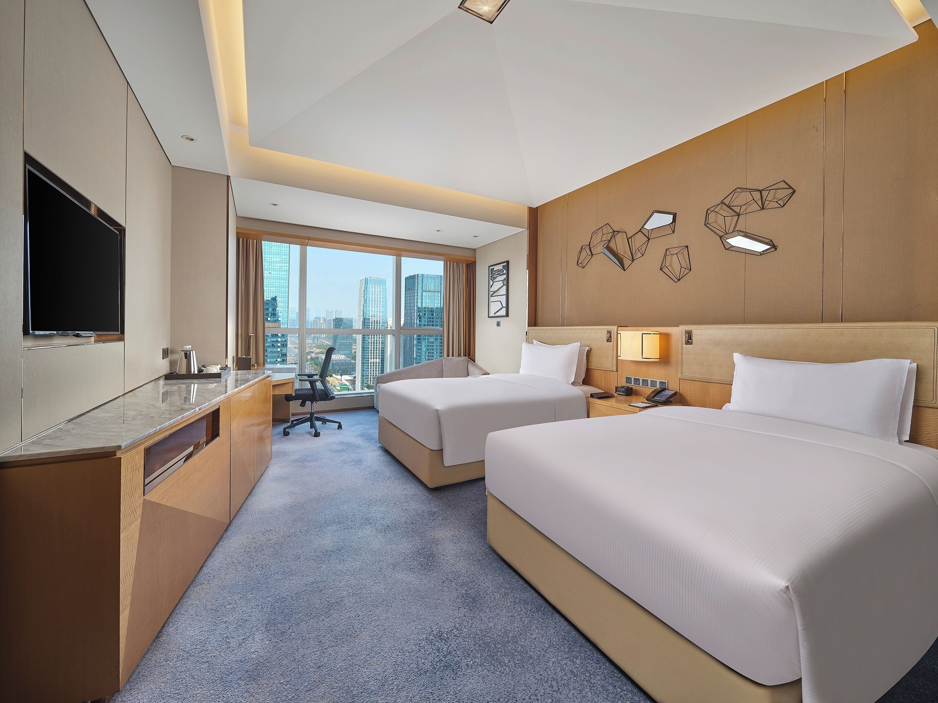 Quarto premium, 2 camas de casal, banheira | Roupas de cama antialérgicas, frigobar, cofres nos quartos, escrivaninha