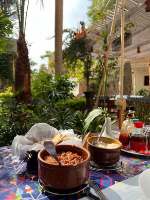 2 restaurants; breakfast, lunch and dinner served  - Amon Hotel (Luxor)