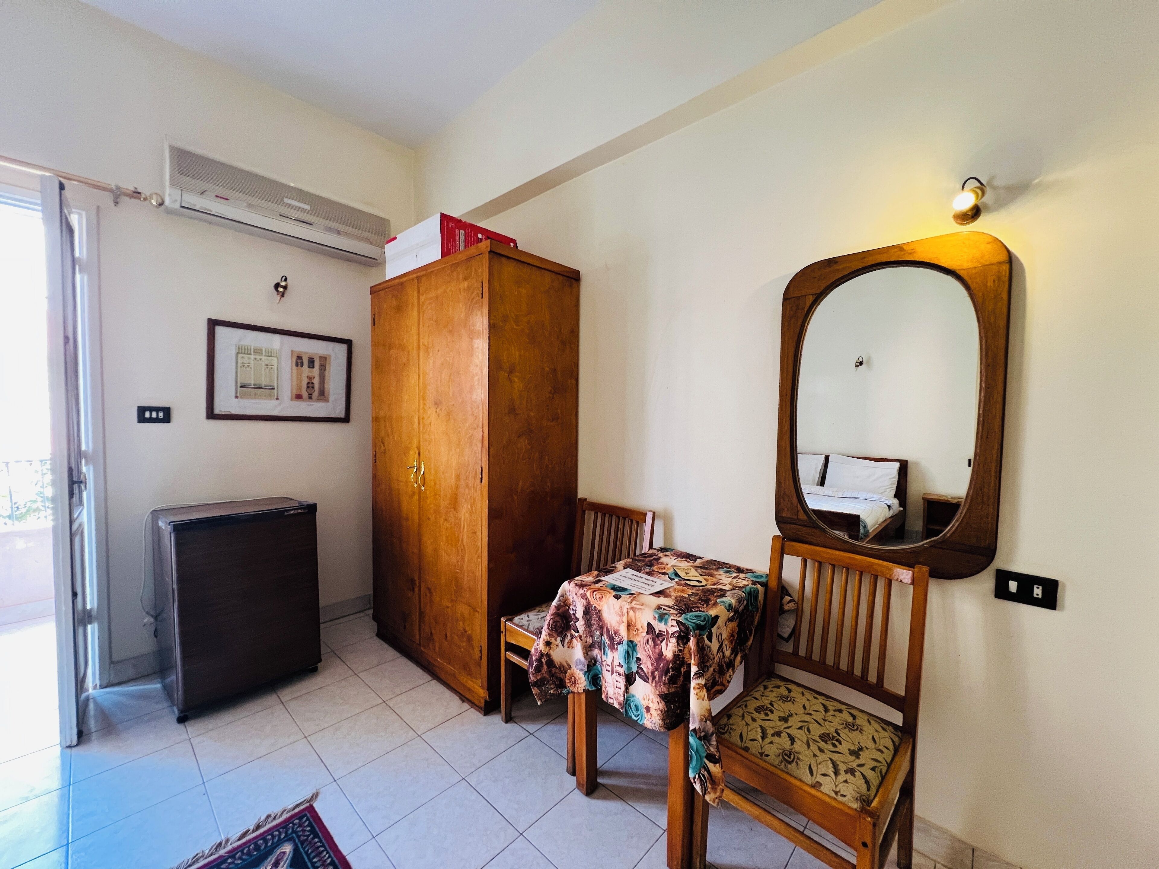 Premium bedding, desk, rollaway beds, free WiFi