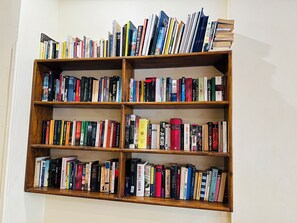 Library - Amon Hotel (Luxor)