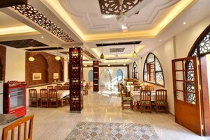 2 restaurants, breakfast, lunch, dinner served; Middle Eastern cuisine 