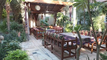 2 restaurants, breakfast, lunch, dinner served; Middle Eastern cuisine