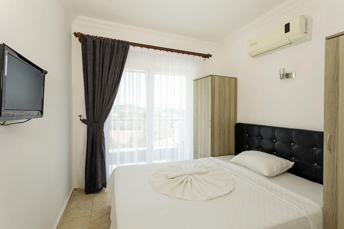 Economy Single Room | Premium bedding, minibar, soundproofing, WiFi