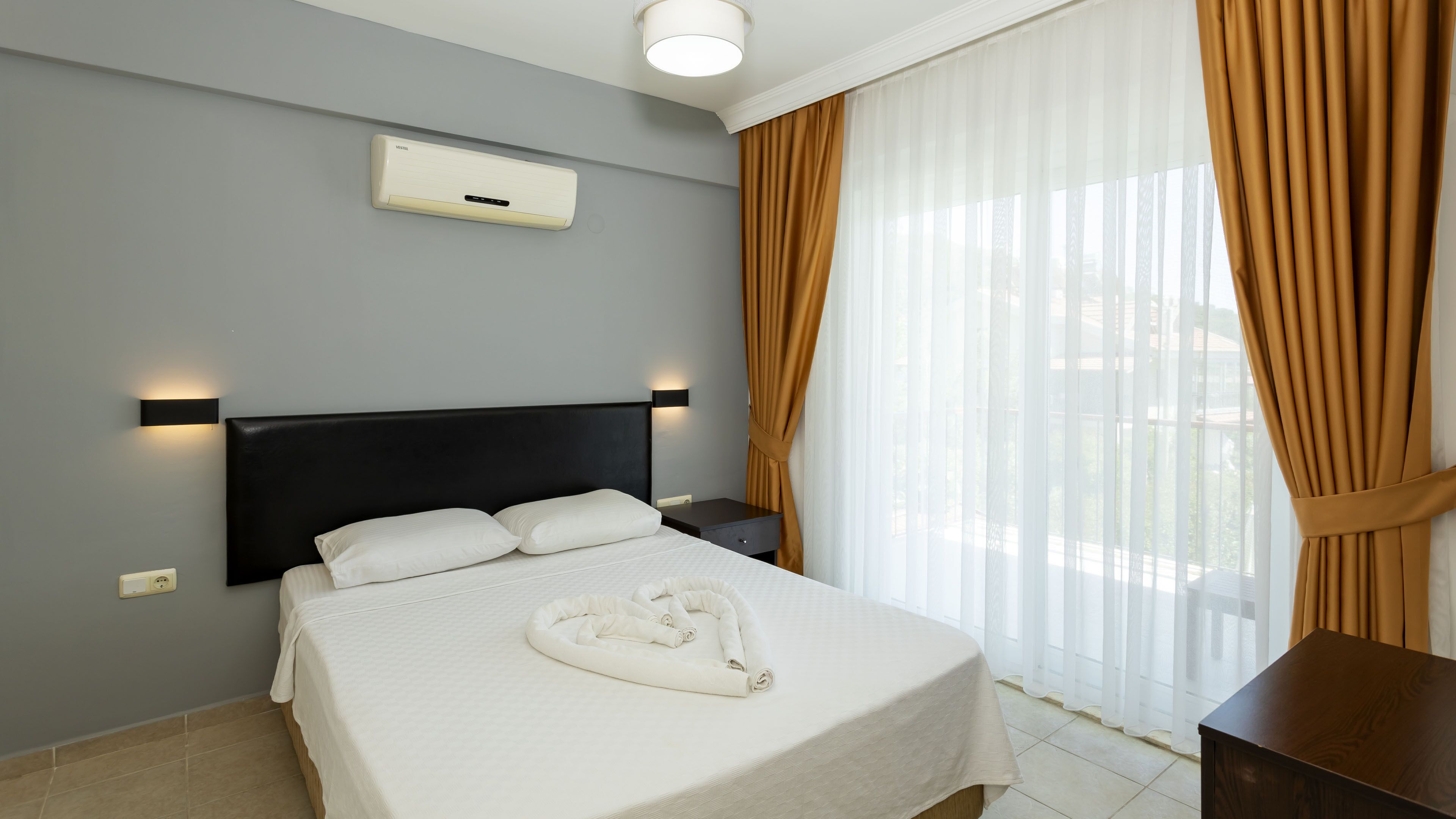 luxury apartment | premium bedding, minibar, soundproofing, wifi