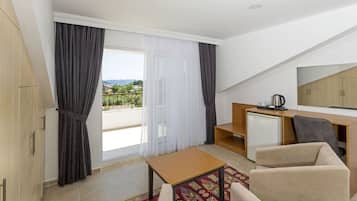 Loft Double or Twin Room | Premium bedding, minibar, soundproofing, WiFi