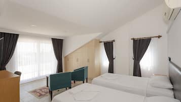 Loft Double or Twin Room | Premium bedding, minibar, soundproofing, WiFi