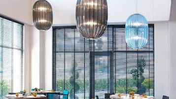 Frokost, lunsj og middag serveres