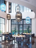 供应早餐、午餐和晚餐