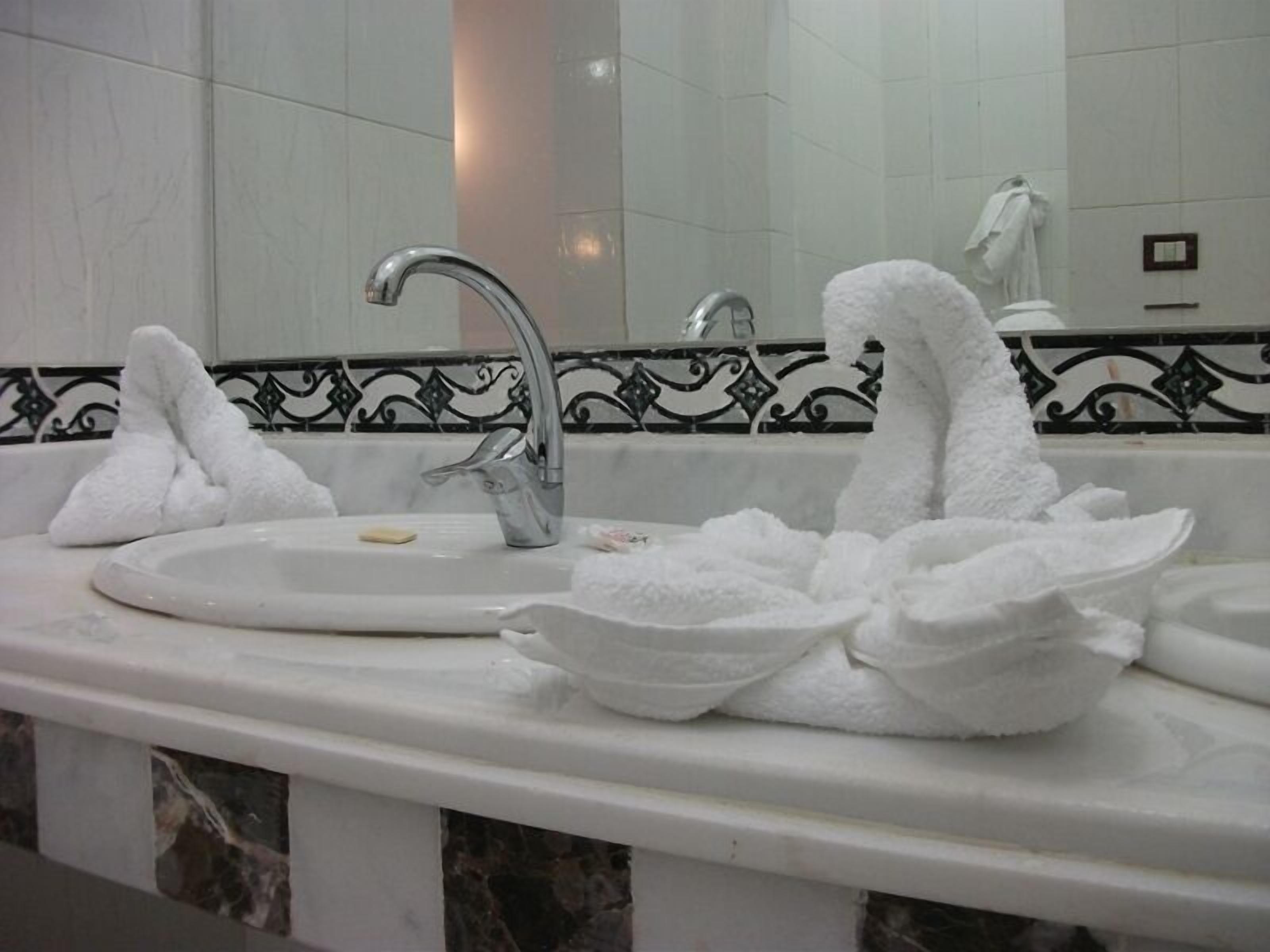 single room | bathroom sink