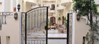 Alhambra Hotel