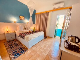 Premium bedding, iron/ironing board, free WiFi