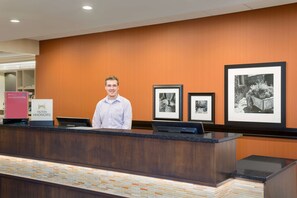 Reception - Hampton Inn & Suites West Des Moines/SW Mall Area (West Des Moines)