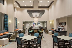 Restaurant - Hampton Inn & Suites West Des Moines/SW Mall Area (West Des Moines)