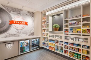 Snack bar