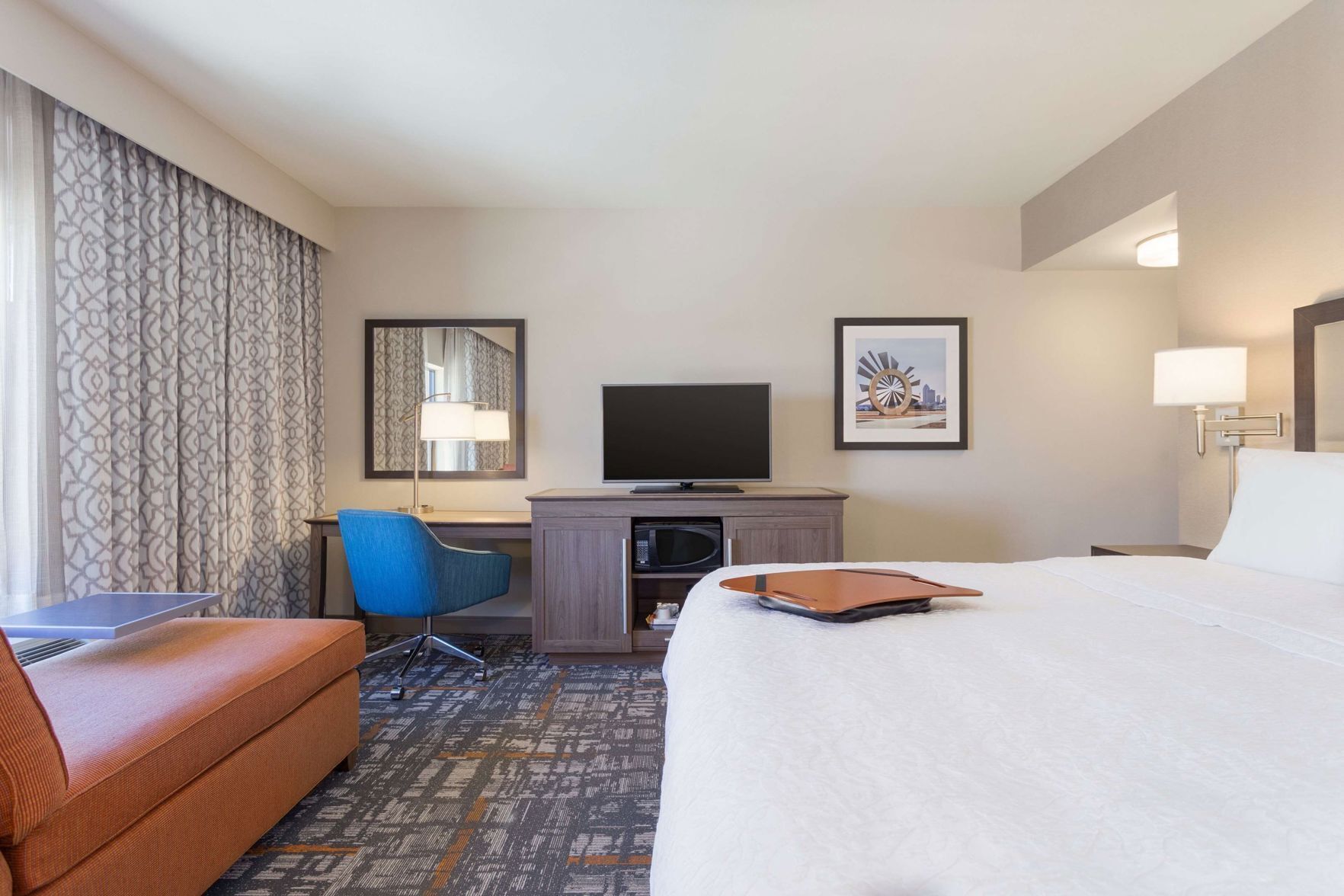 Minibar, desk, laptop workspace, blackout drapes