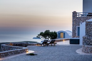 Exterior - Enastron Suites (Santorini)