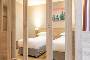 Coffres-forts dans les chambres, bureau, chambres insonorisées