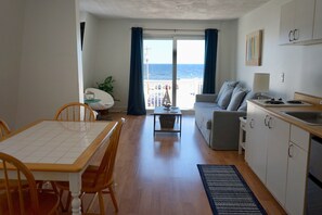 Living area - Inn on the Blues (York Beach)