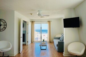 平房, 2 間臥室 | 客廳 | 電視